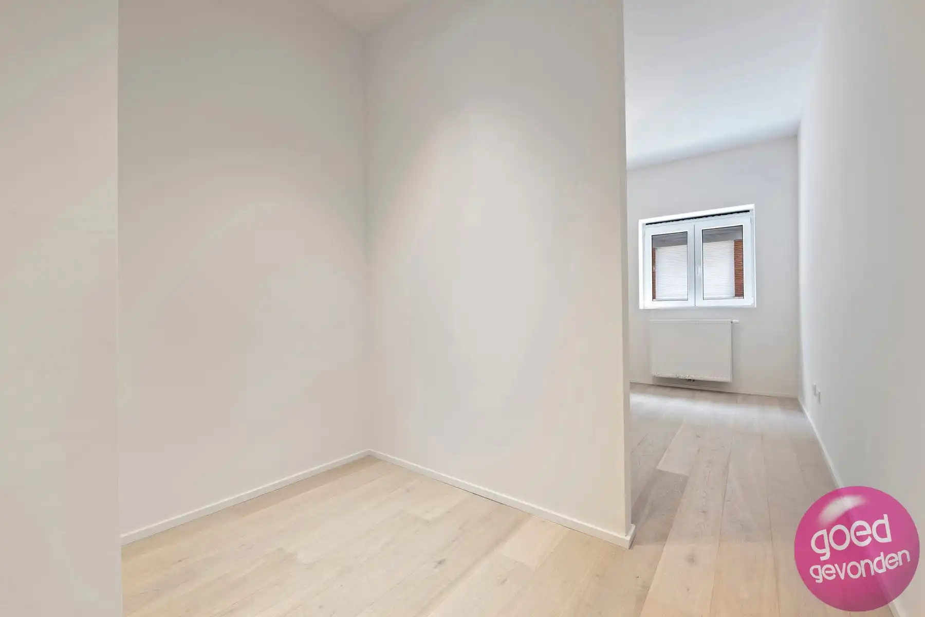 NIEUW APP - 1of2 SLK - TERRAS - KELDER - CENTRUM - GEEN BTW foto 19