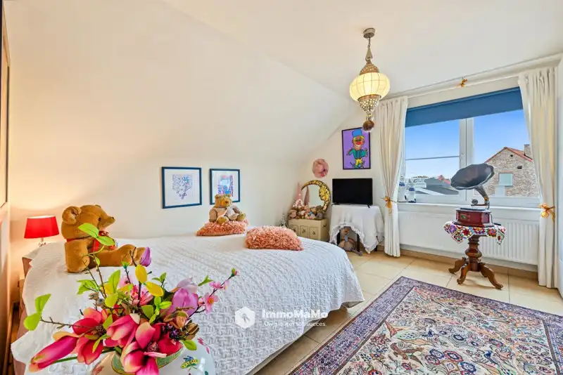 RUIM DAKAPPARTEMENT MET 3 GARAGES EN ZALIG DAKTERRAS TE KOOP foto 17