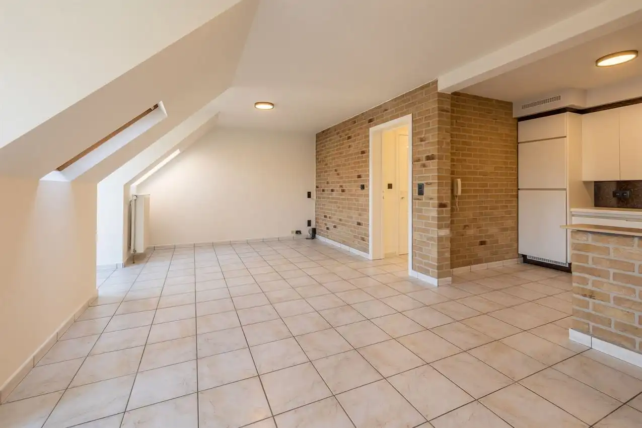 Appartement met twee slaapkamers en garage op rustige en toch centrale locatie foto 8
