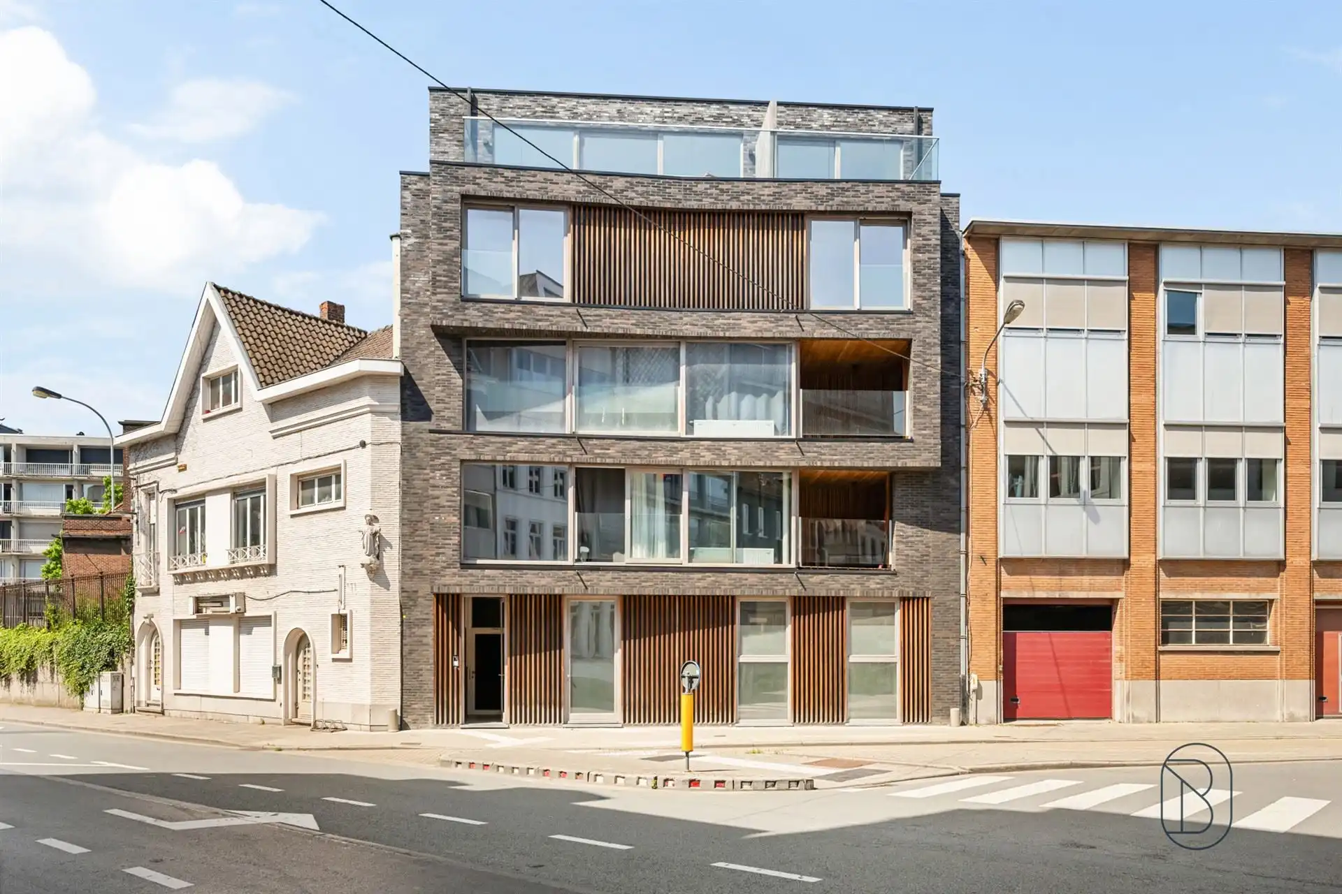 Kwalitatief 2-slaapkamerappartement met terras in Kortrijk foto 2