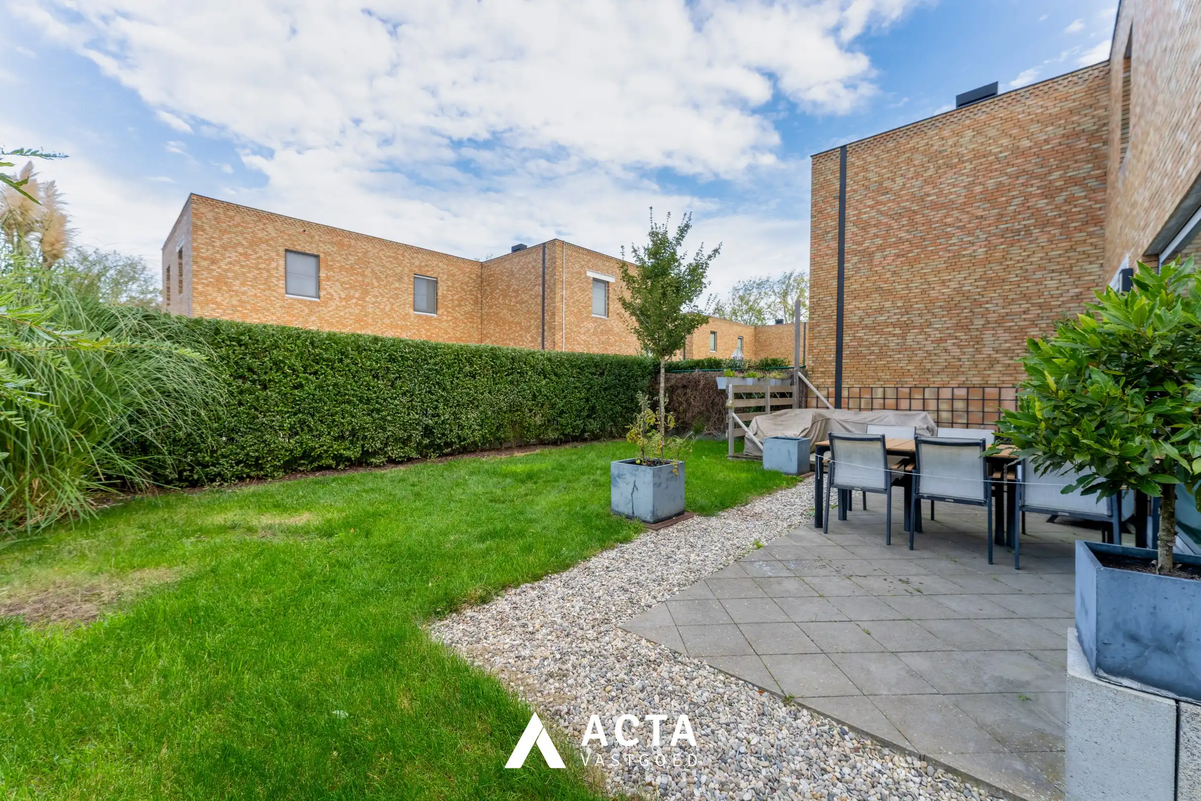 Instapklare halfopen gezinswoning in Baanhof in Oostende foto 2