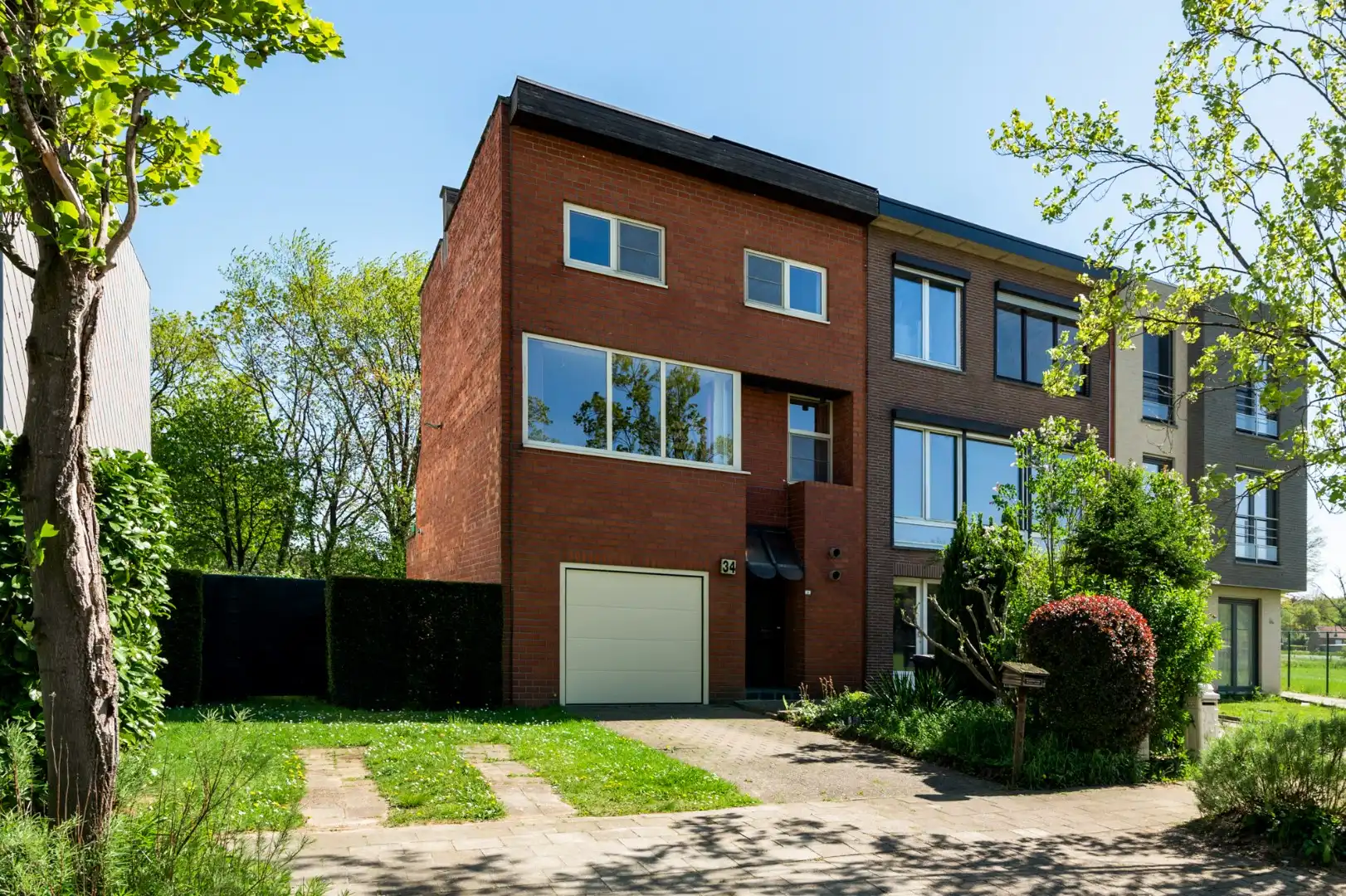 Splitlevel woning met tuin en zicht op natuurgebied! foto {{pictureIndex}}