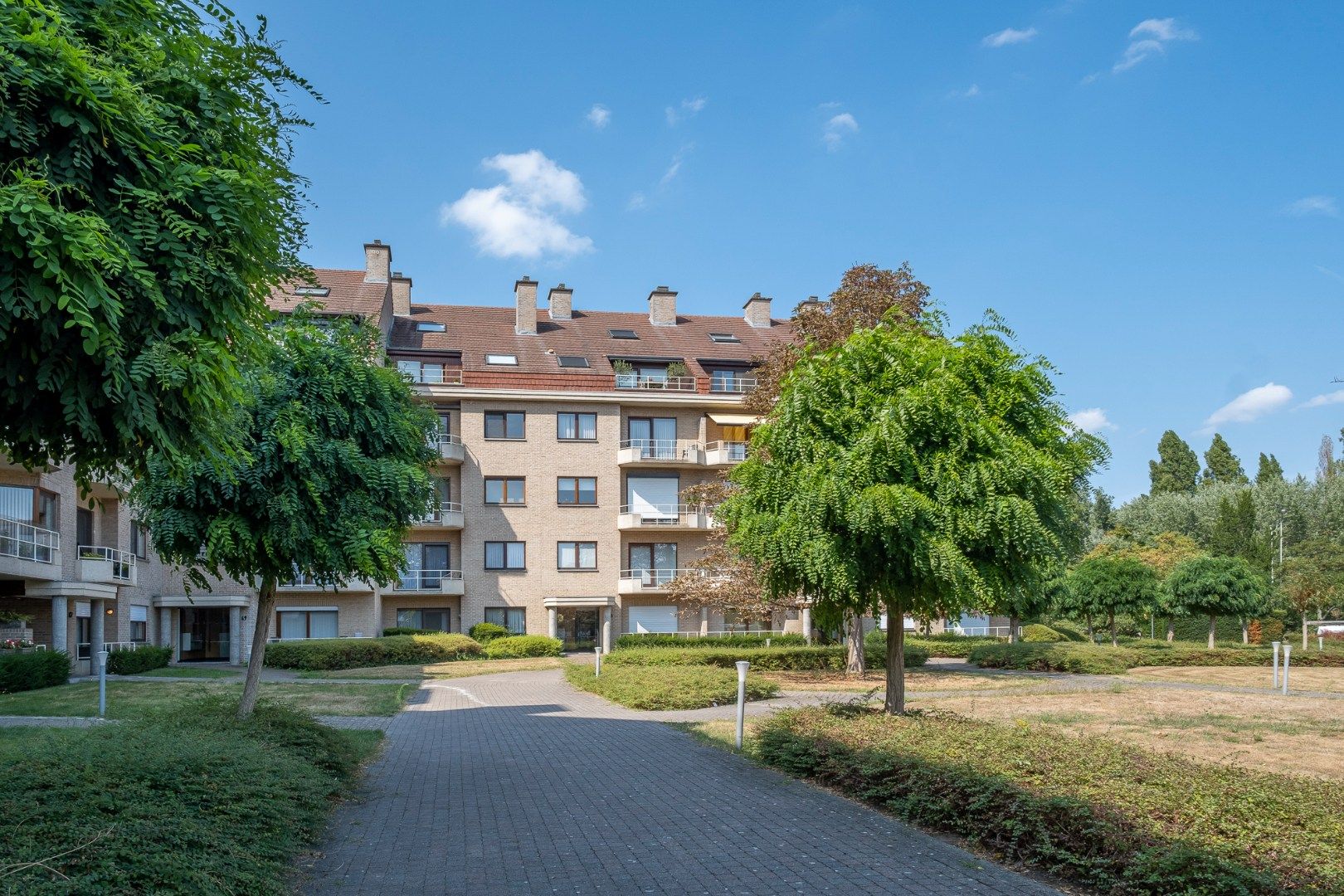 Gelijkvloers appartement met twee slaapkamers foto 18