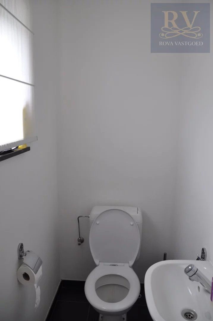 INSTAPKLAAR EN GEZELLIG DUPLEX-APPARTEMENT MET 2 SLPK'S NABIJ CENTRUM HASSELT foto 6