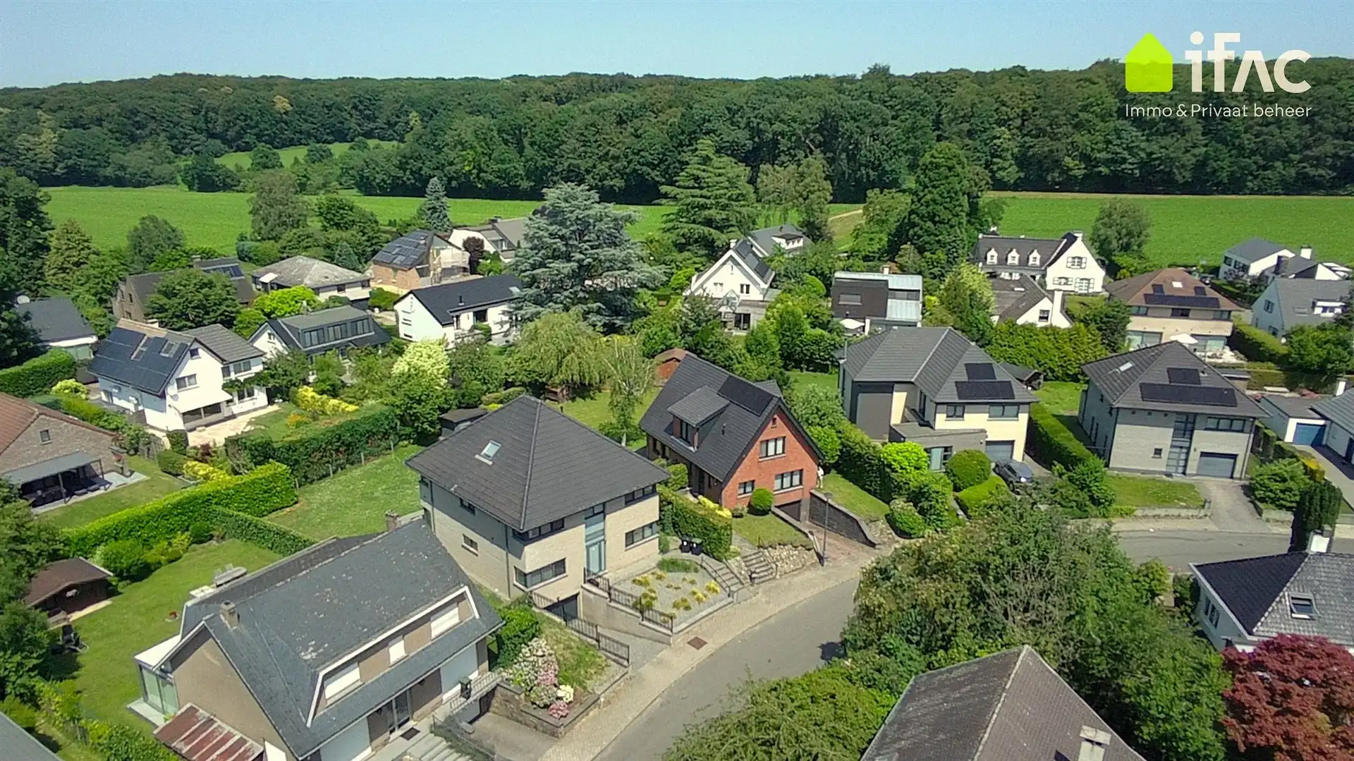 Rustig gelegen gerenoveerde villa in perfecte staat foto 28
