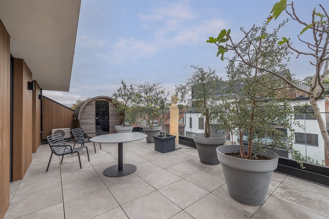 Exclusief penthouse in centrum - aankoop aan 2% registratie foto 4