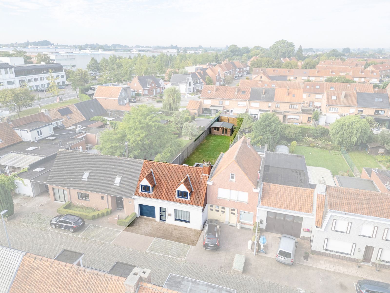 Instapklare woning met tuin, rustig gelegen op 374 m²   foto 1