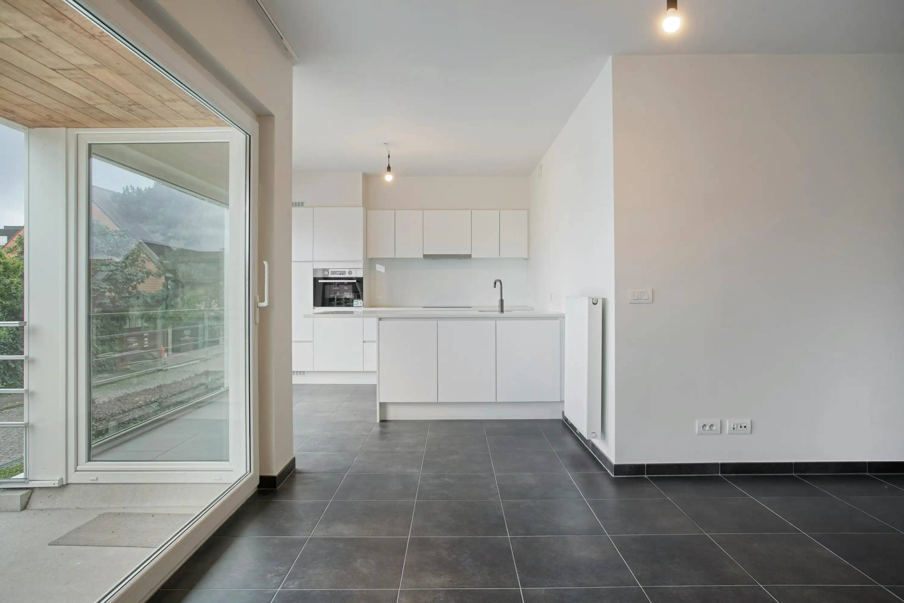 Instapklaar appartement met zonnig terras te koop in Rumbeke foto 6