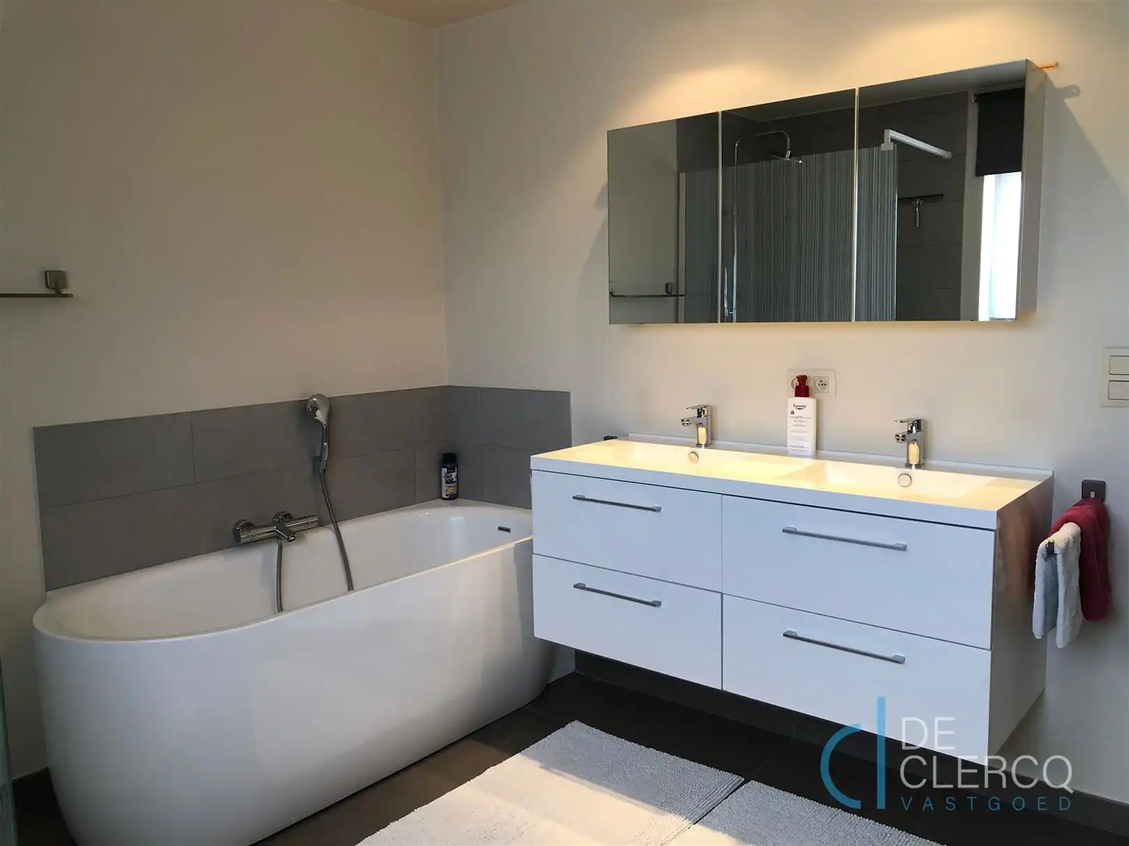 Moderne woning TE HUUR op toplocatie in Lochristi! foto 8