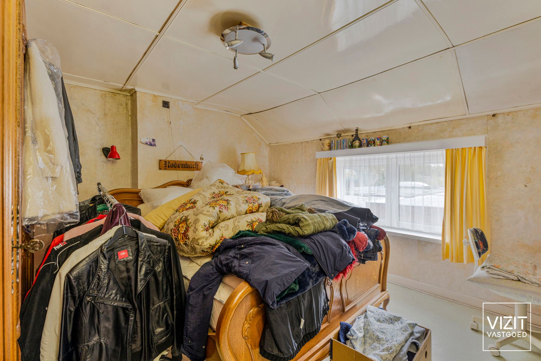 Volledig te renoveren woonhuis met garage foto 9