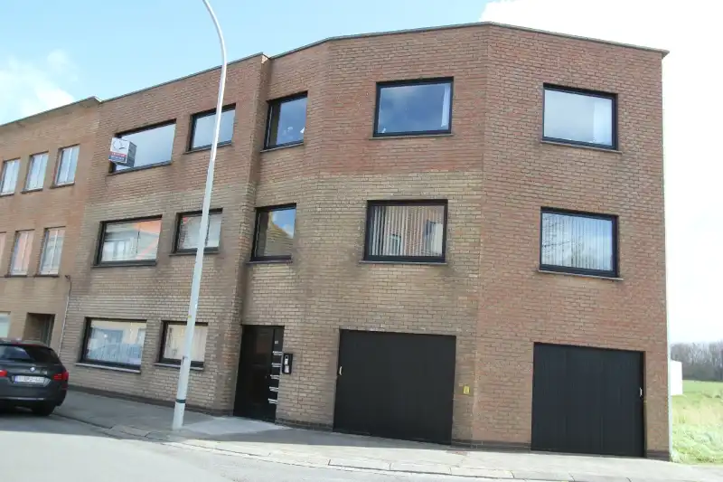 Volledig vernieuwd 2 slpk app.  in kleinschalige residentie foto {{pictureIndex}}