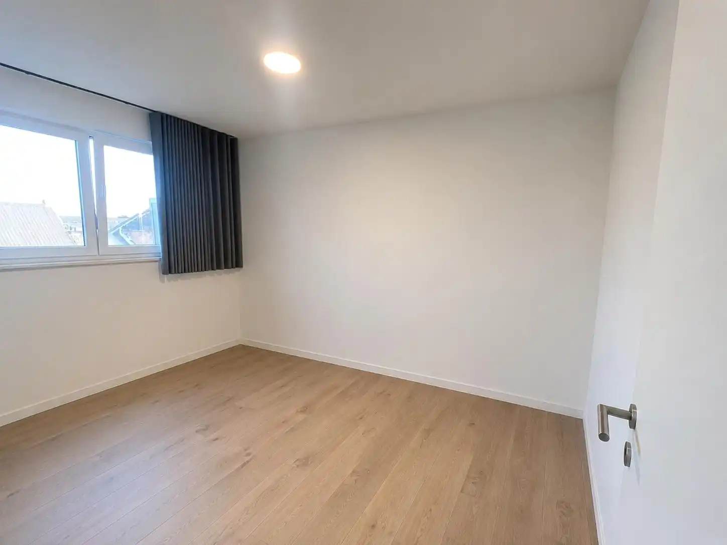 Modern 2 slaapkamerappartement in Maasmechelen met parking foto 10