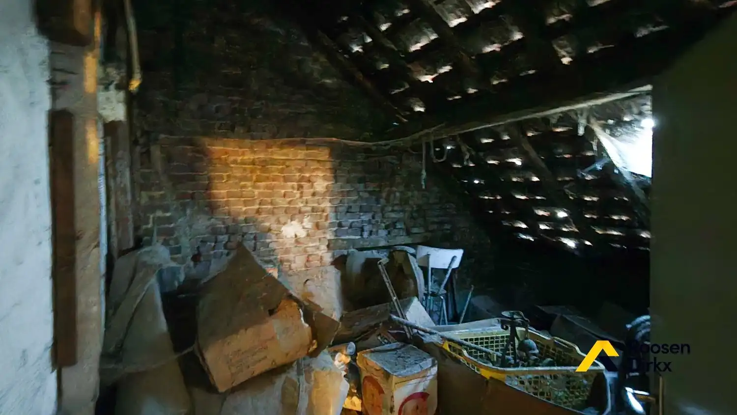 Te renoveren / af te breken woning hartje BREE! foto 19