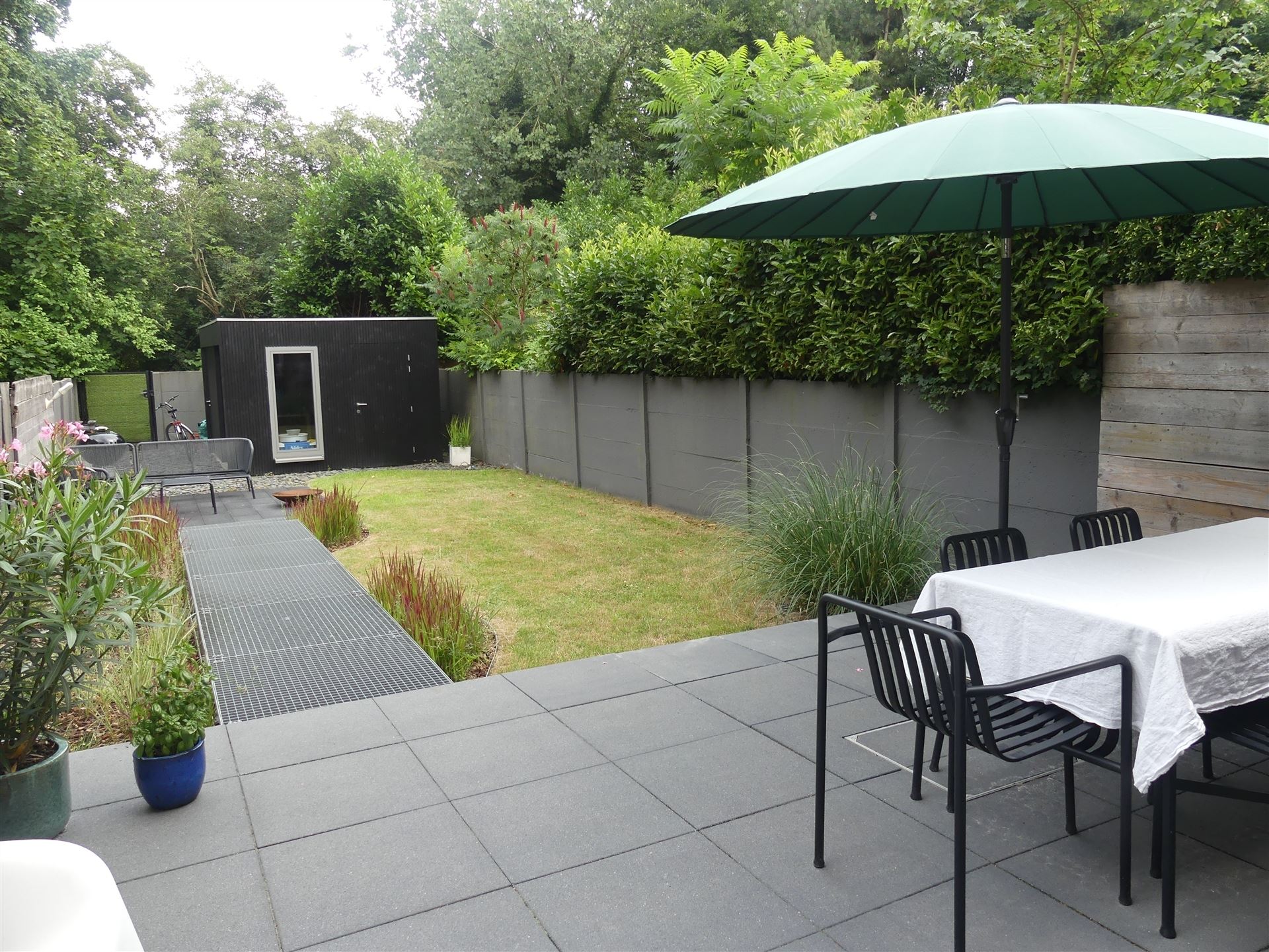 TOPLOCATIE! gelijkvloersappartement met mooie tuin! foto {{pictureIndex}}