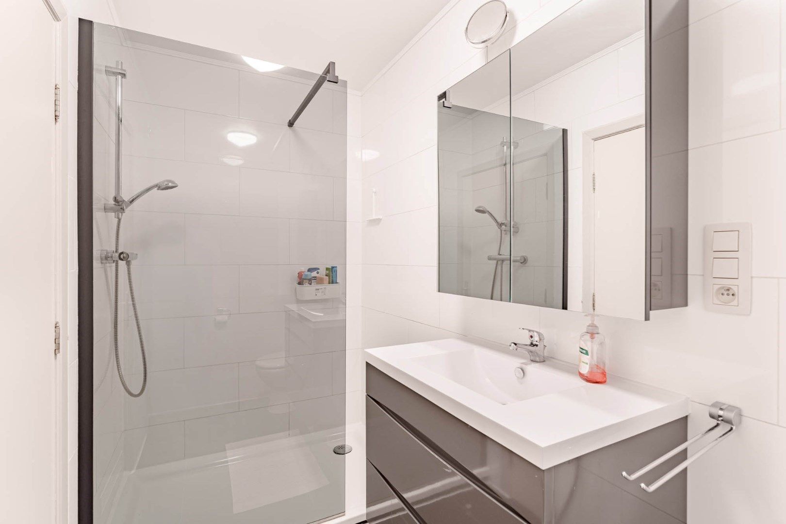 Degelijk doch betaalbaar appartement met twee slaapkamers, garage en berging vlakbij het centrum van Munsterbilzen foto 20