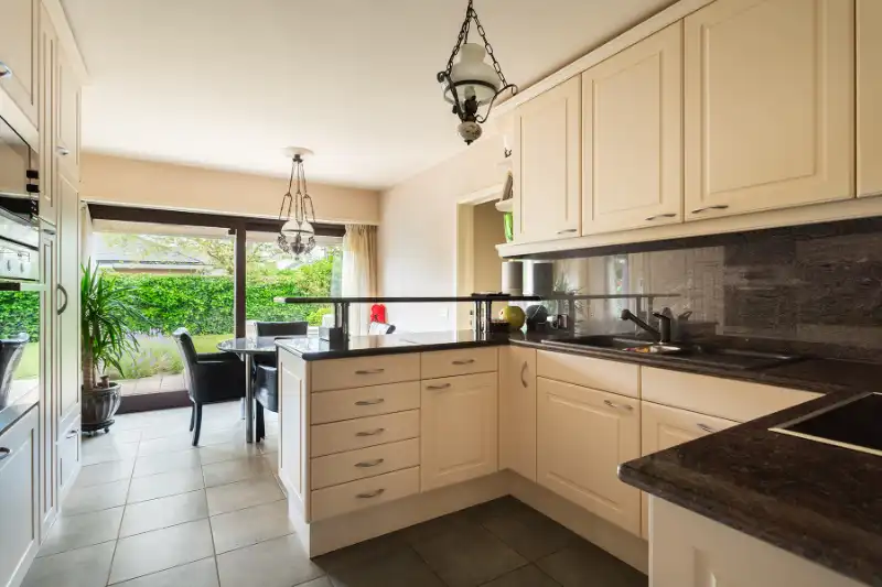 Stijlvolle villa op toplocatie, een zee van ruimte, privacy! foto 9