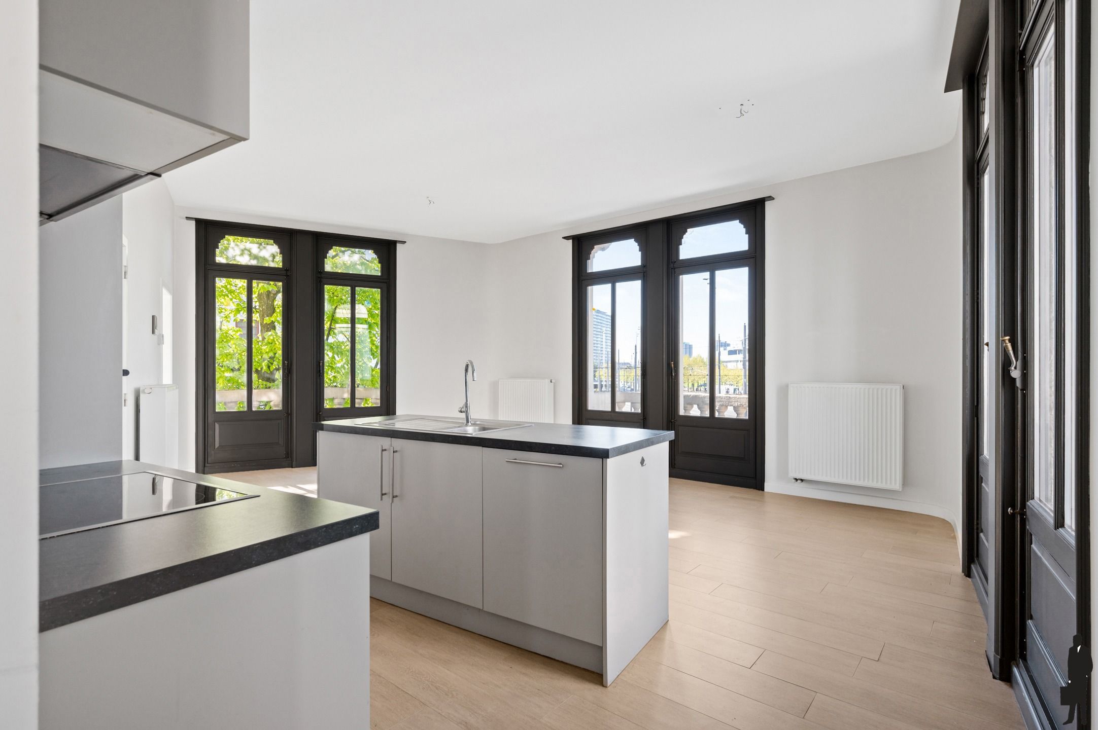 Schitterend licht en ruim 1-slaapkamer appartement op het hippe Zuid! foto 2