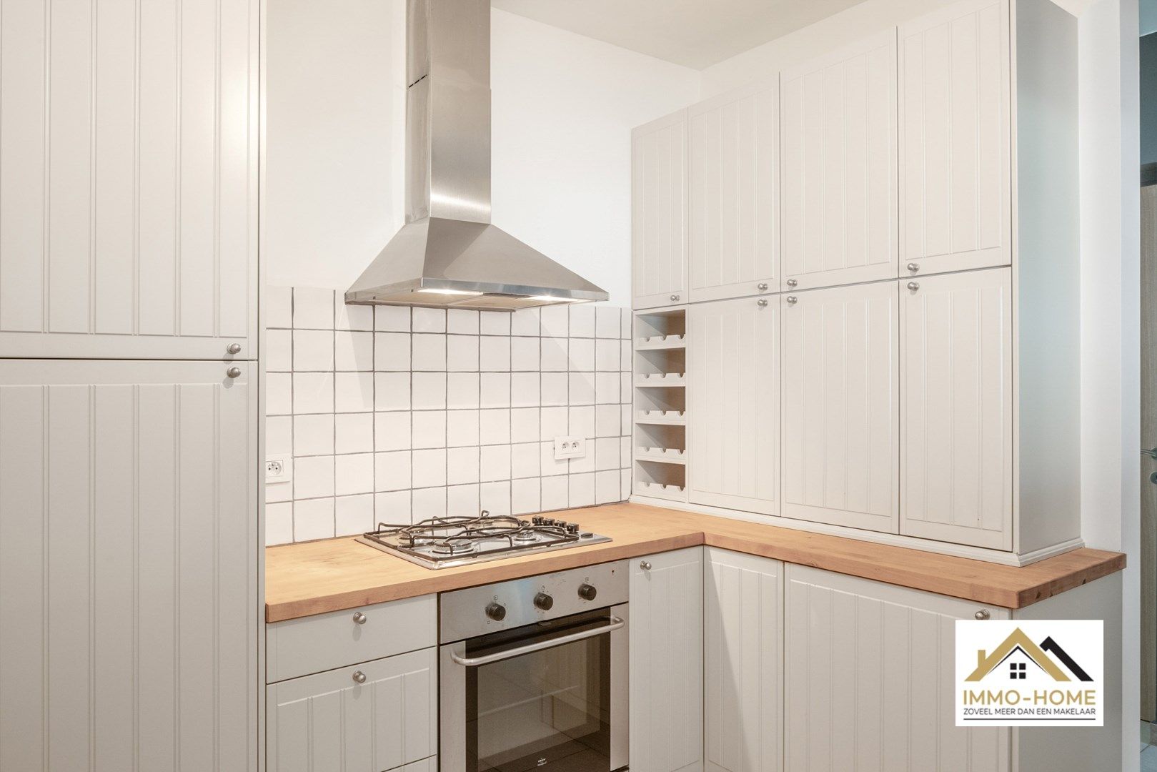 Eigendom( 2 appartementen) met loods en bijzonder veel potentieel foto 10