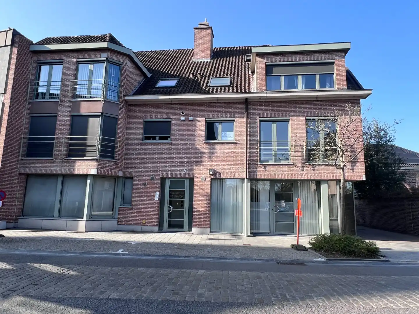 Commercieel handelspand met tal van mogelijkheden in het centrum van Lievegem foto 20