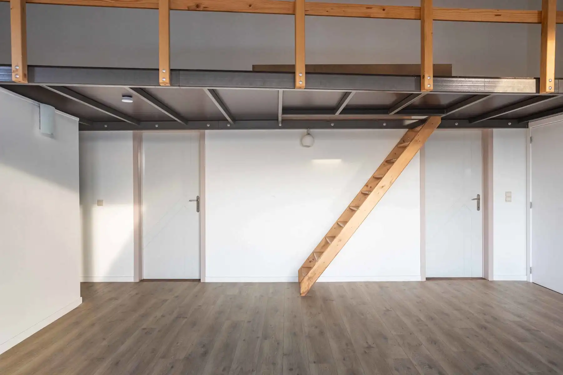 Te koop: ruim dakappartement met terras en private parking foto 6