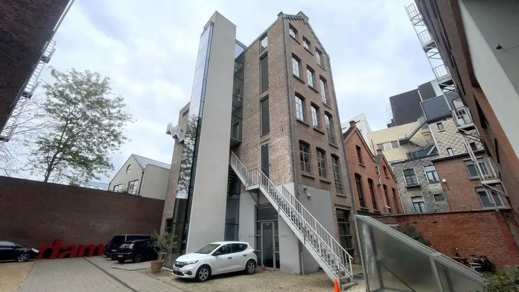 Trendy kantoor in gerenoveerd pakhuis nabij het Eilandje foto 17