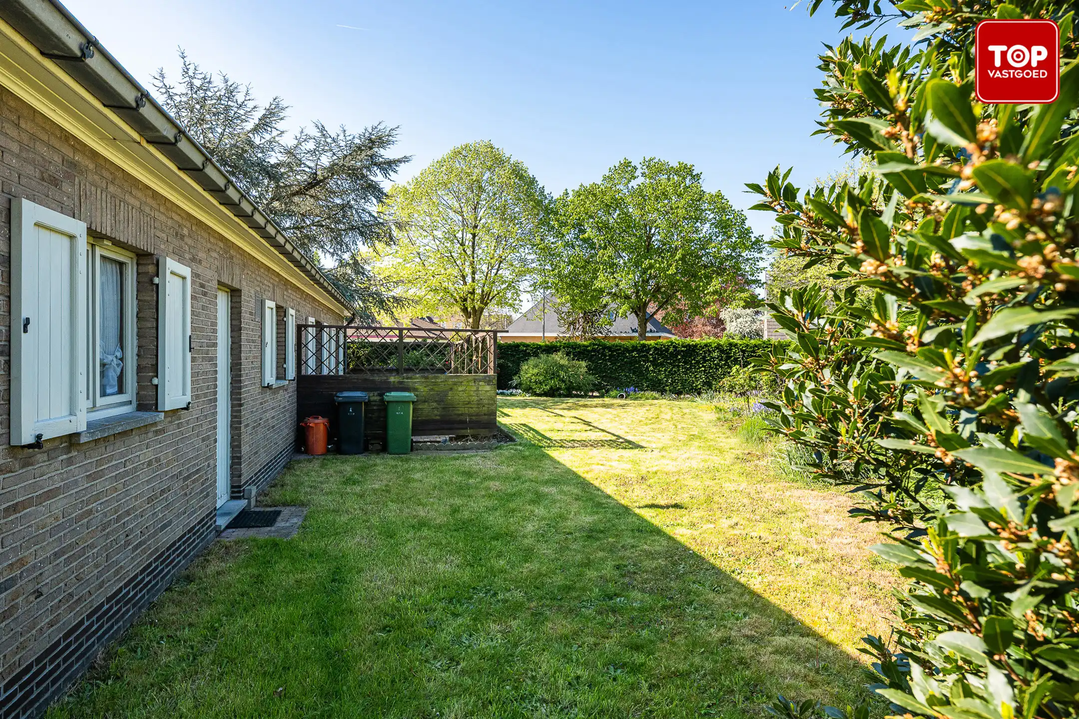 Op te frissen bungalow op toplocatie. foto 23