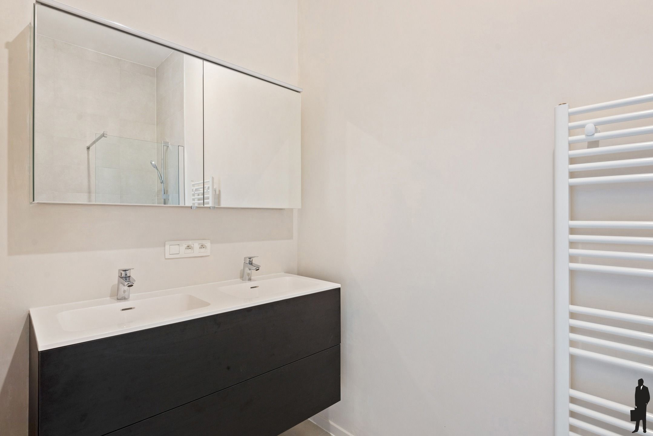 GLVL appartement met 2 slpks, ruim terras en autostaanplaats foto 5
