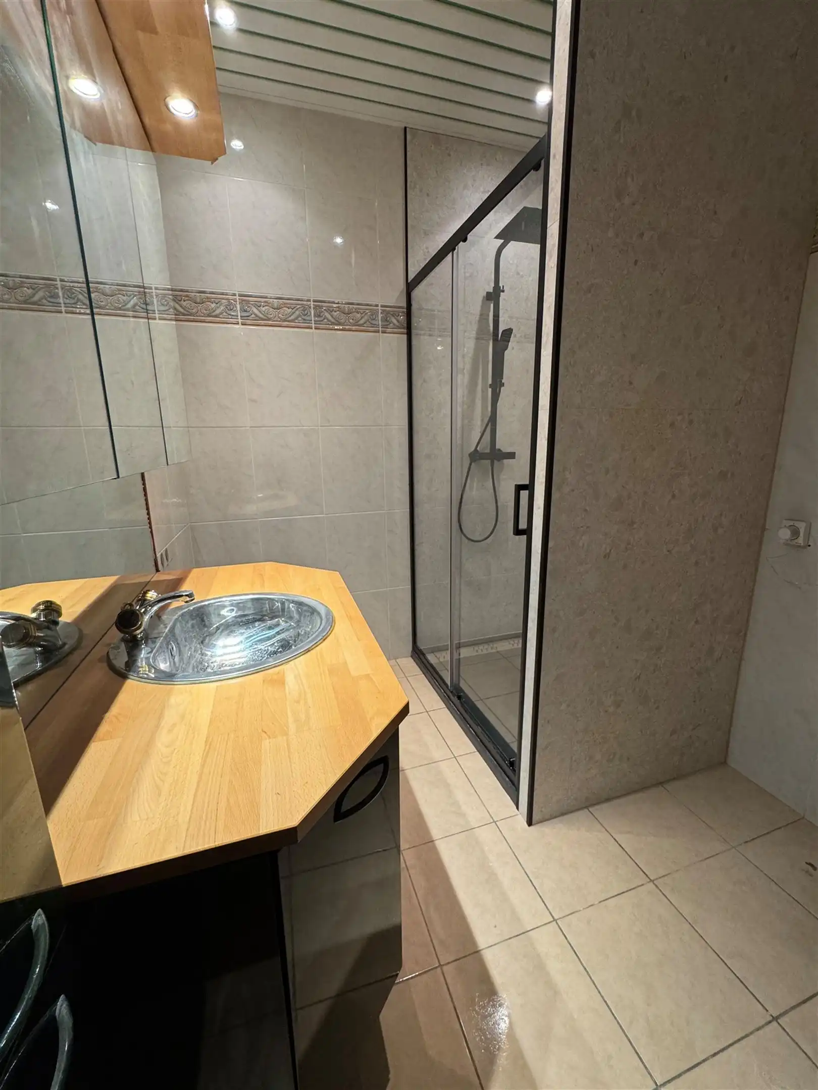 Zeer gunstig gelegen appartement met 2 terrassen op 5e vd. foto 6