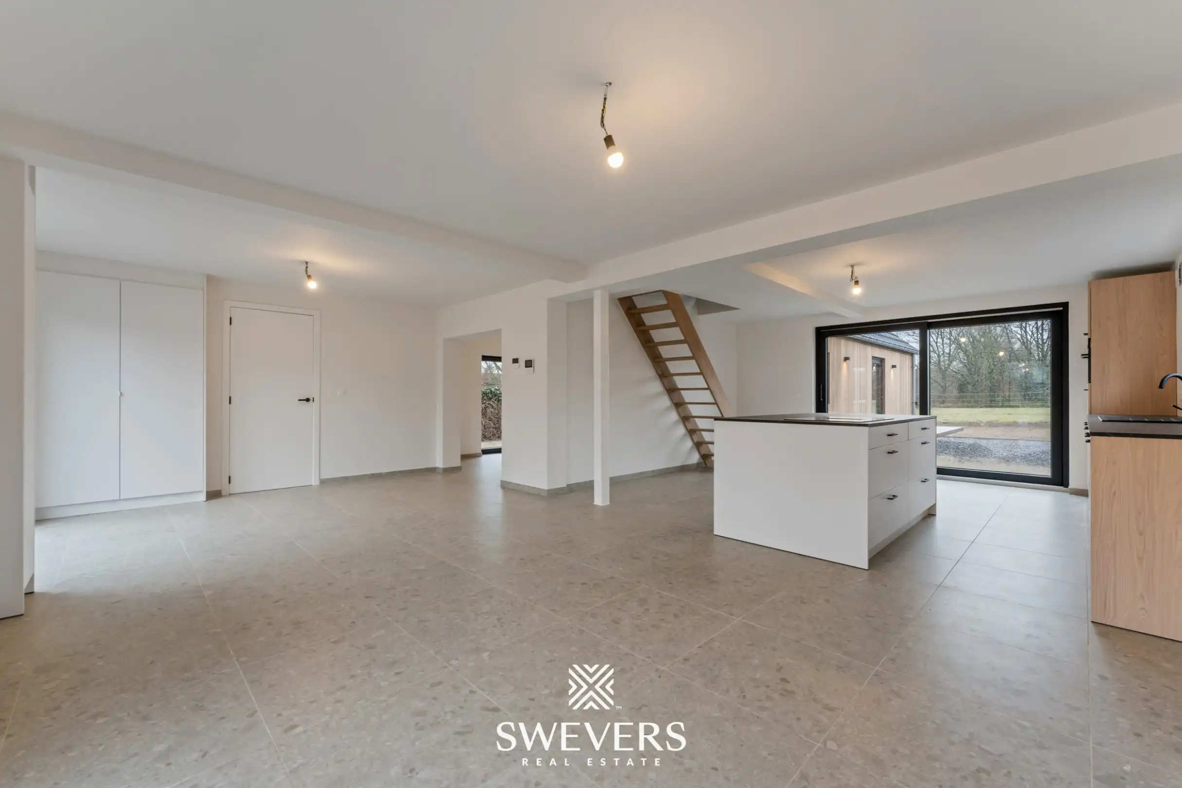 Exclusief wonen (253 m²) in een volledig gerenoveerde open bebouwing te Zonhoven (aankoop aan 2% mogelijk) foto 9