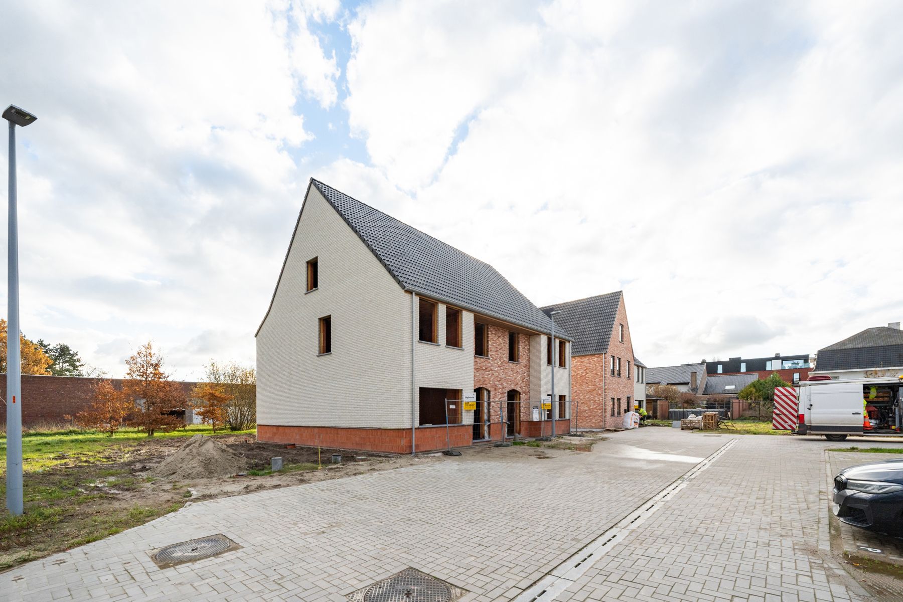 Landelijke, halfopen woningen foto 5