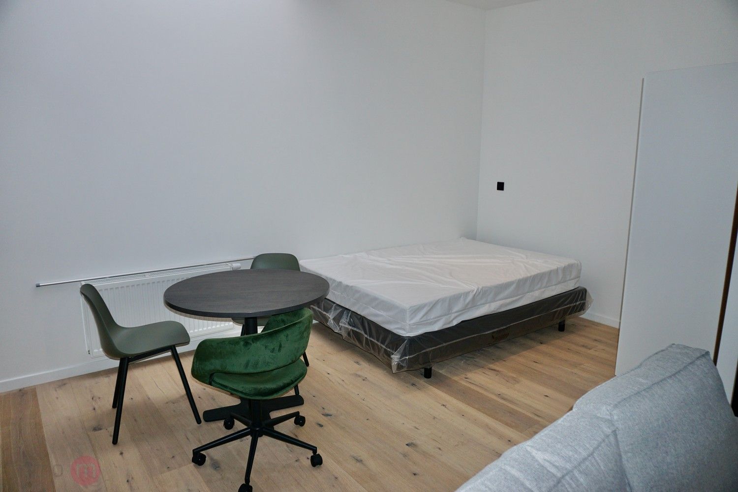 STUDIO te huur van 1/6-1/9 (3 maanden) GEMEUBELD foto 7