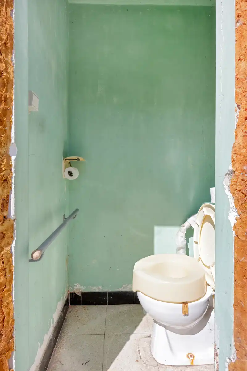IN OPTIE - Solide te renoveren burgerwoning mét doorgang in Opstal foto 26