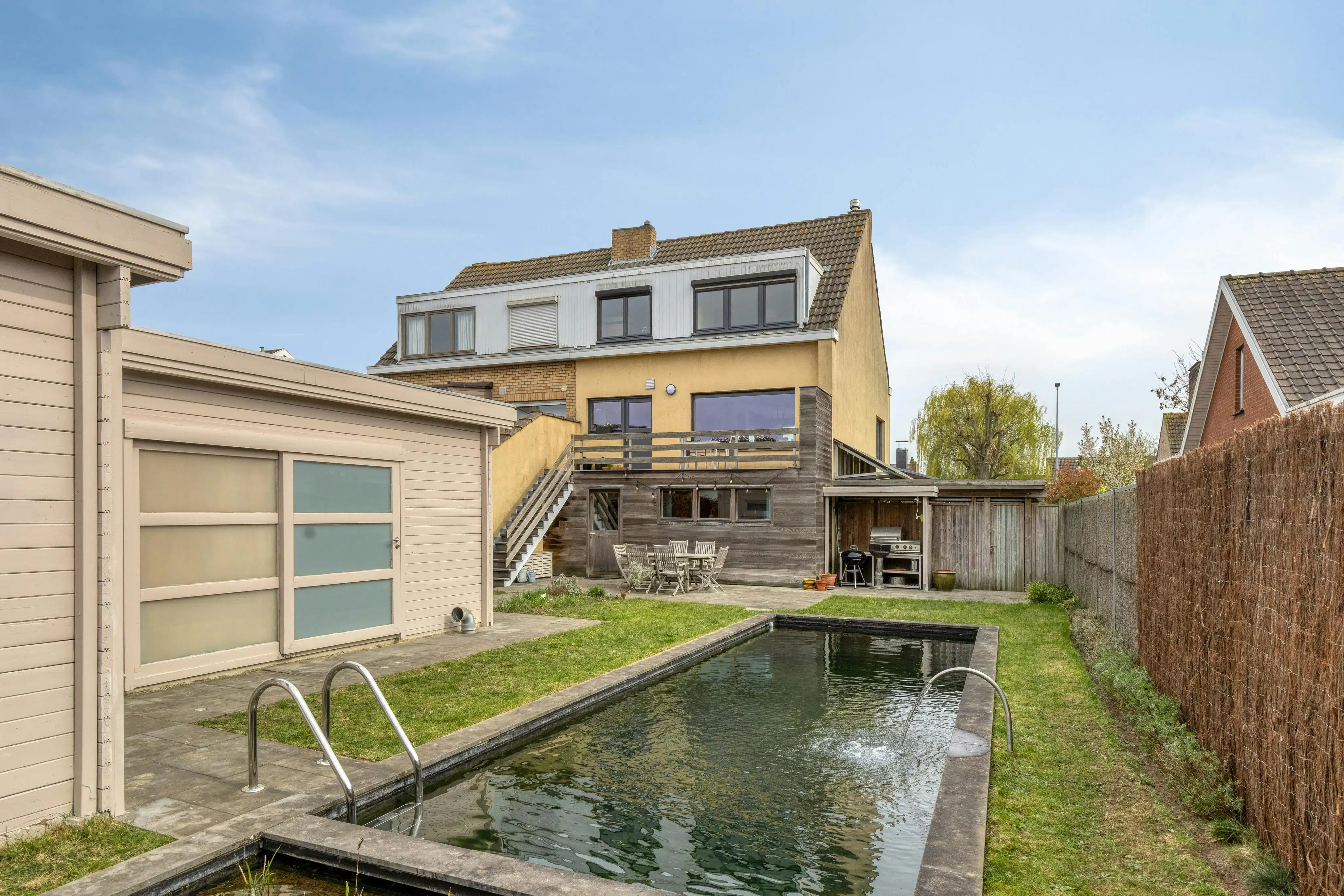 Halfopen woning te koop in doodlopende straat te St-Michiels foto 3