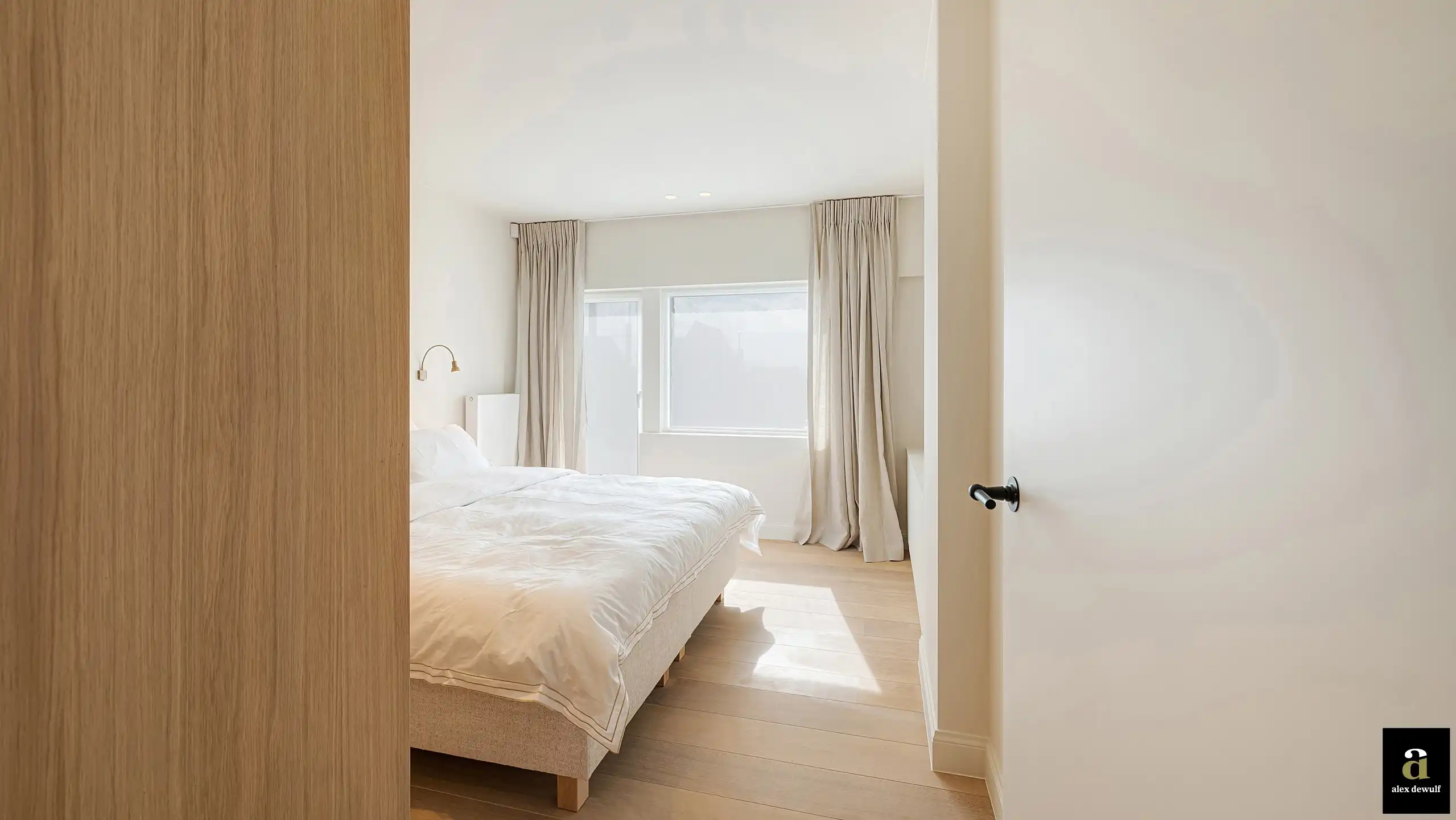 Uitstekend gelegen, volledig gerenoveerde koppelvilla te Duinbergen, op wandelafstand van het strand en de duinen. foto 26