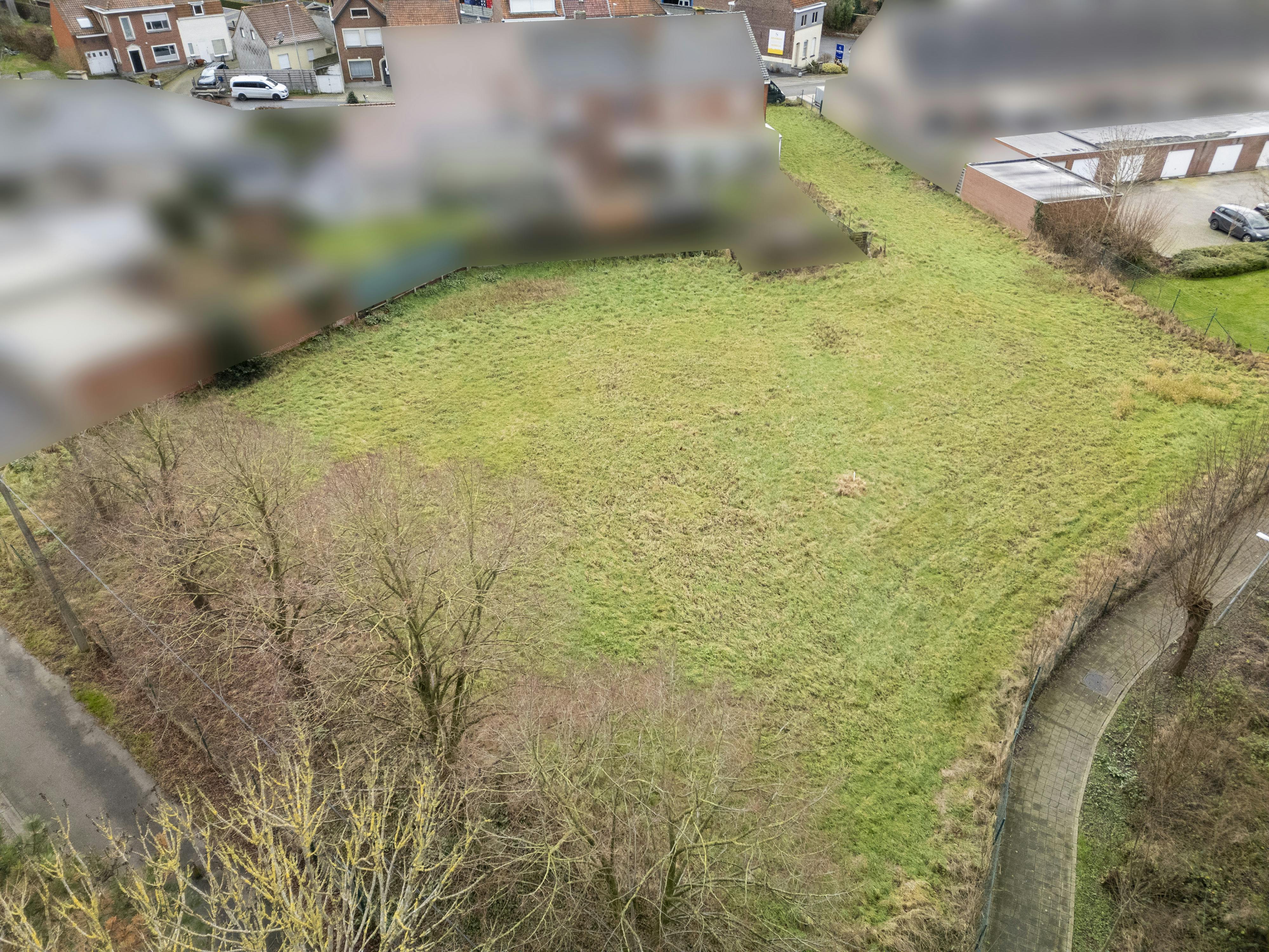 Bouwgrond (2.319 m²) te koop op een centrale locatie te Gullegem foto 4