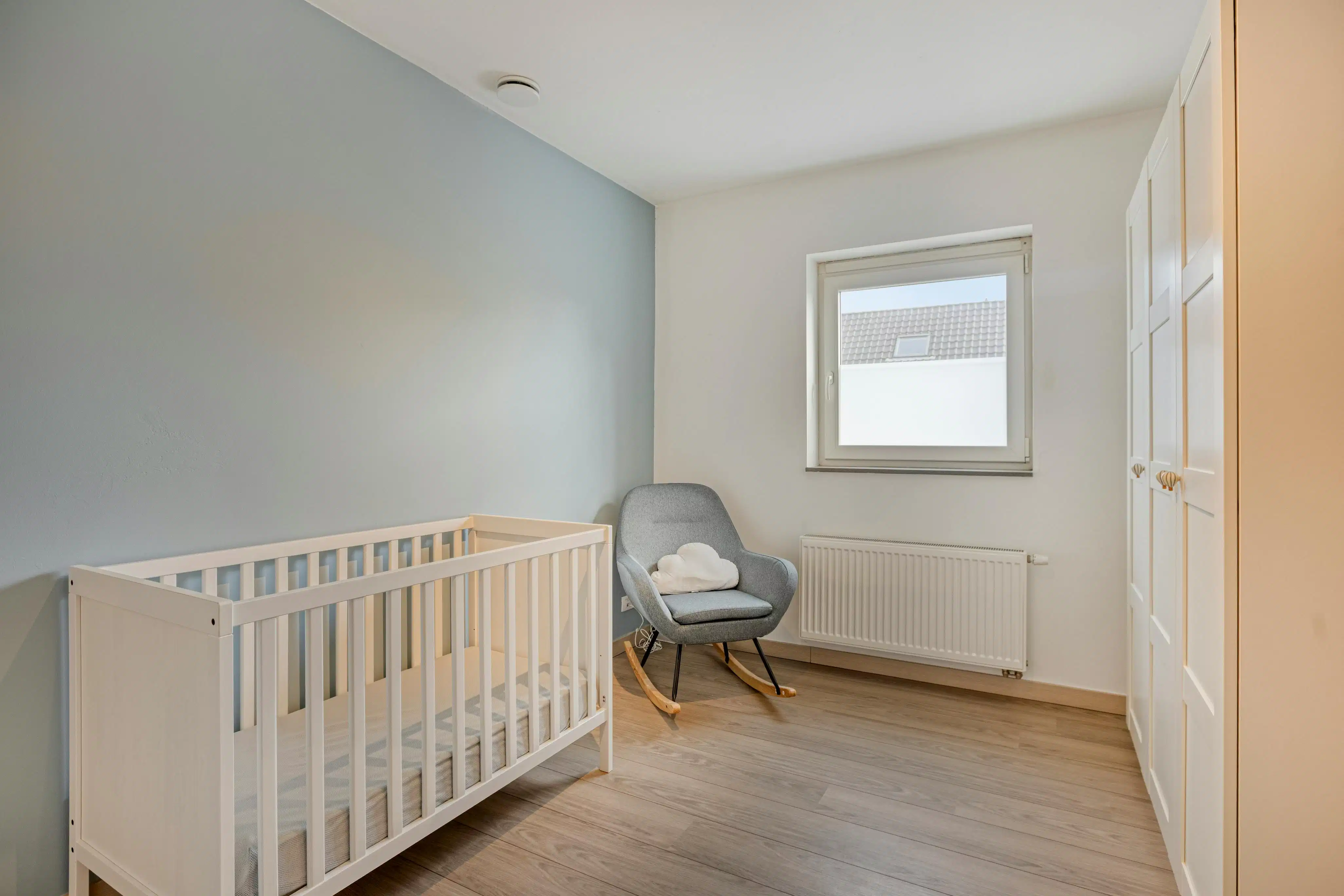 Halfopen huis te koop in Ieper met 3 kamers, garage en tuin foto 26