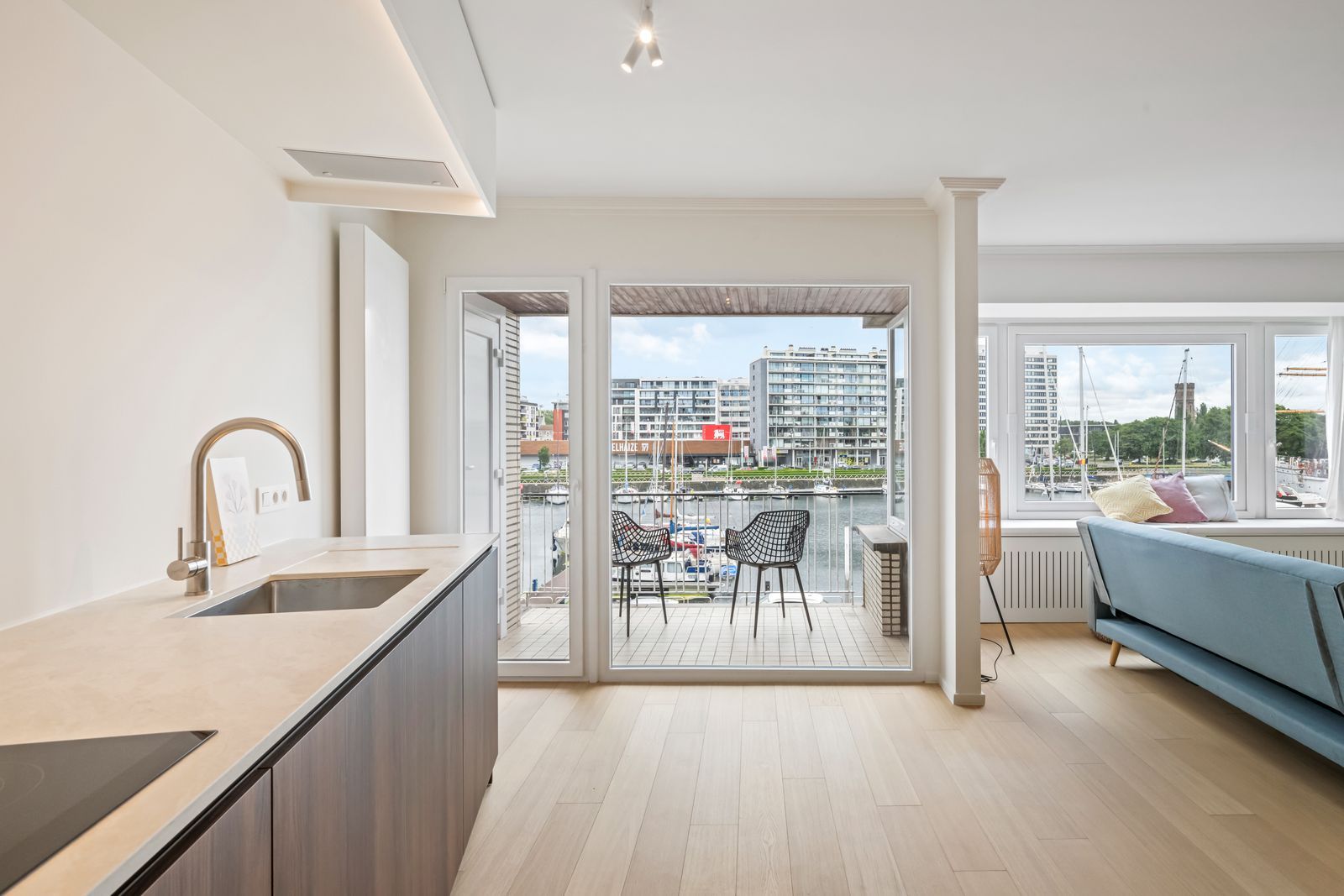Zonnig appartement met open zicht op jachthaven. (2-slpk) foto 3