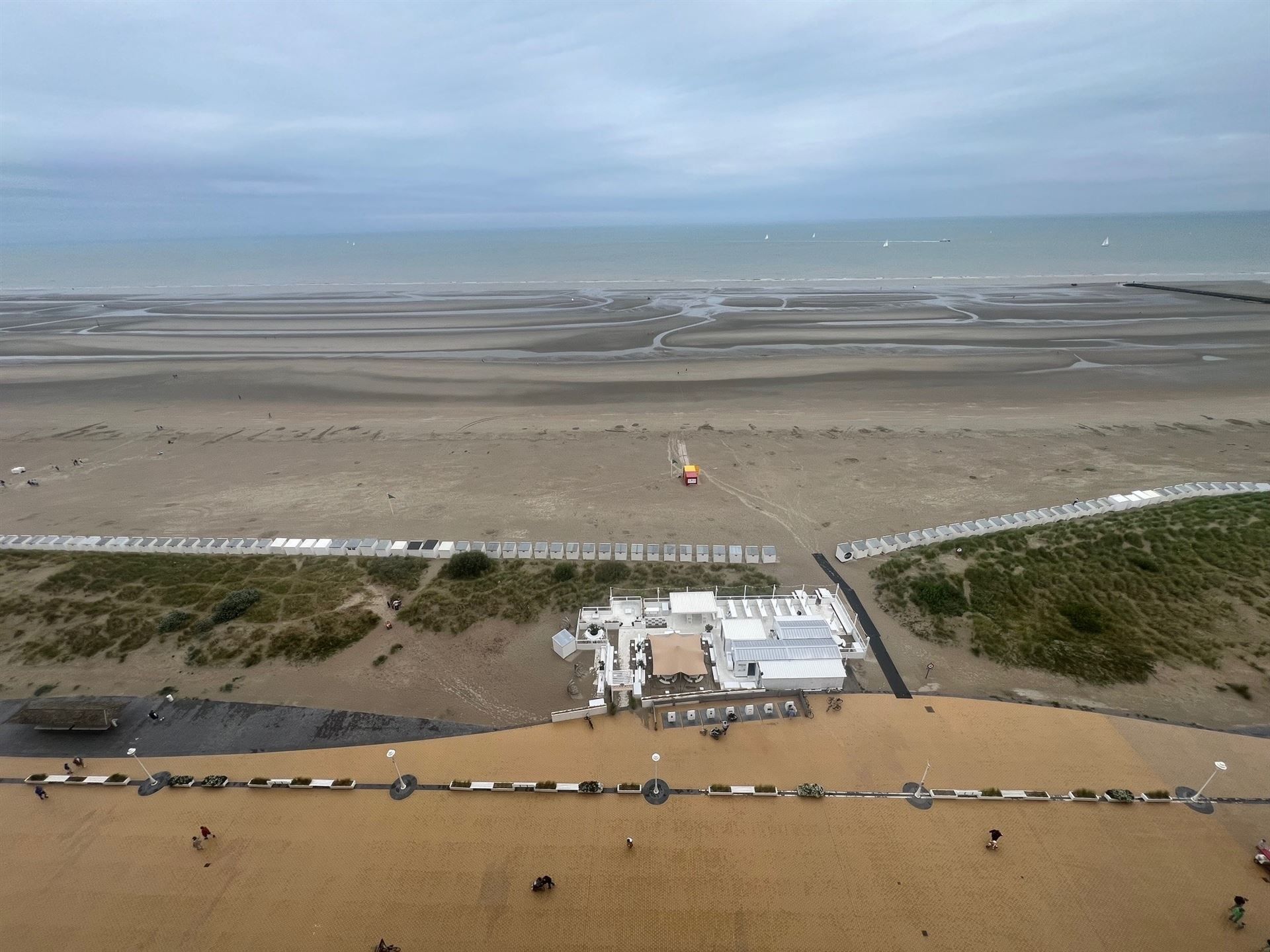 UNIEK PENTHOUSE MET 3 SLAAPKAMERS EN ZEEZICHT foto 2