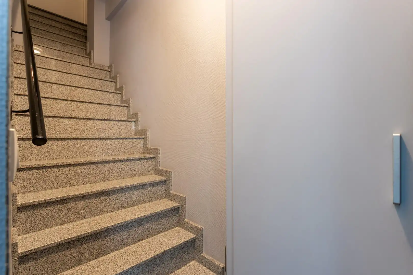 Handelspand met woonst te Halle centrum foto 8