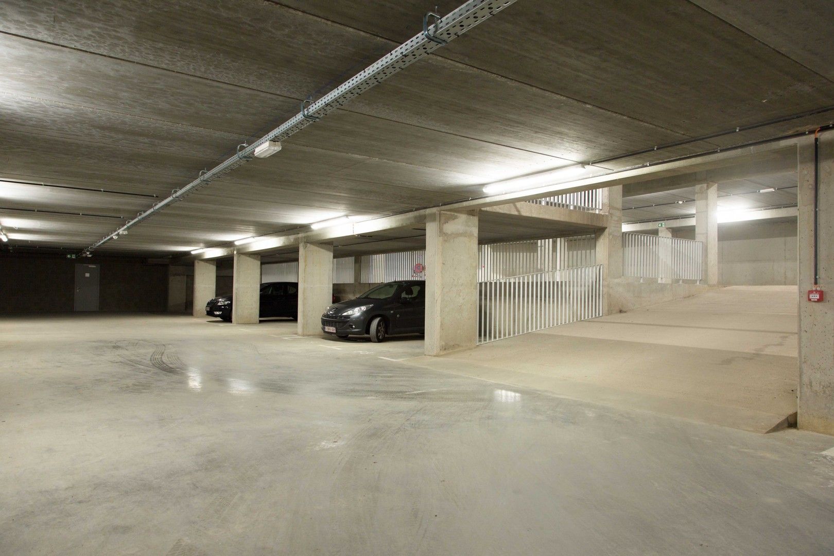 GARAGE/PARKING te BRUGGE foto {{pictureIndex}}