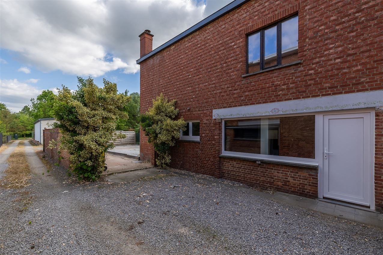 Royale gezinswoning, veel privacy, subliem terras foto {{pictureIndex}}