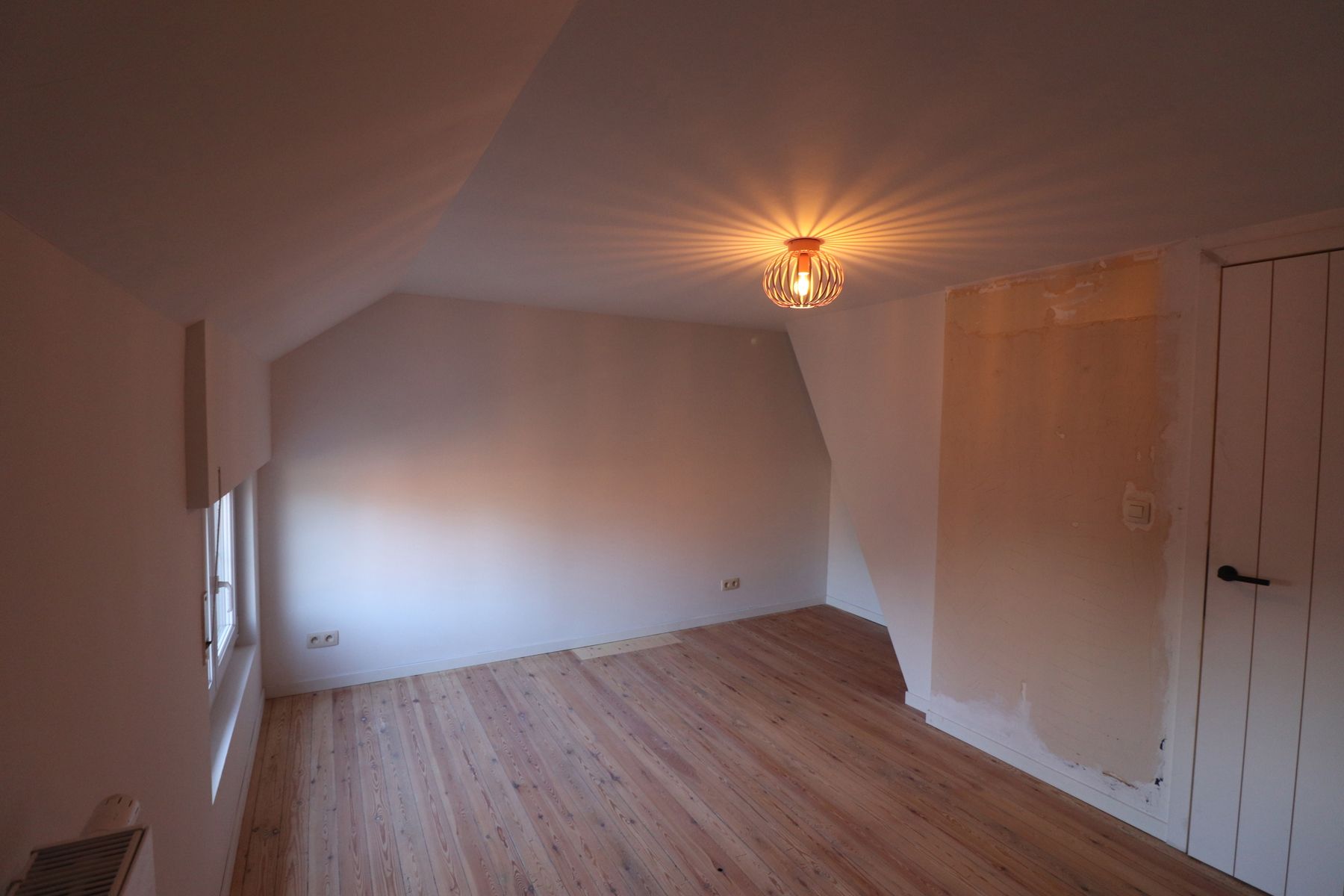 Een gerenoveerde woning met 3 slaapkamers en tuin.  foto 10