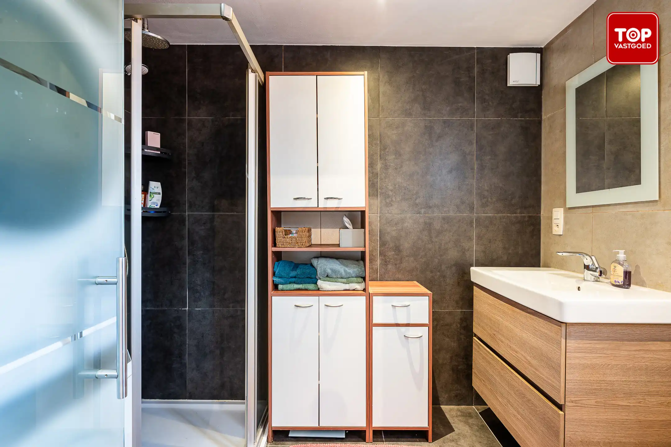 Instapklare woning met een zonnige, zuidwestgerichte tuin op een centrale locatie. foto 8