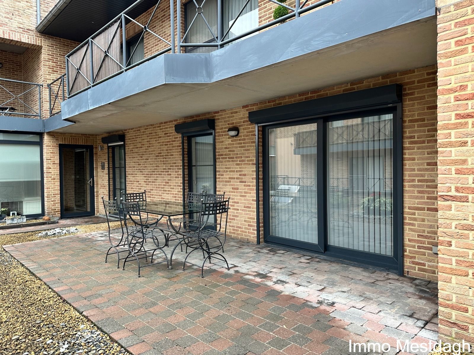 Goed onderhouden gelijksvloers appartement met terras in Schulen foto 3