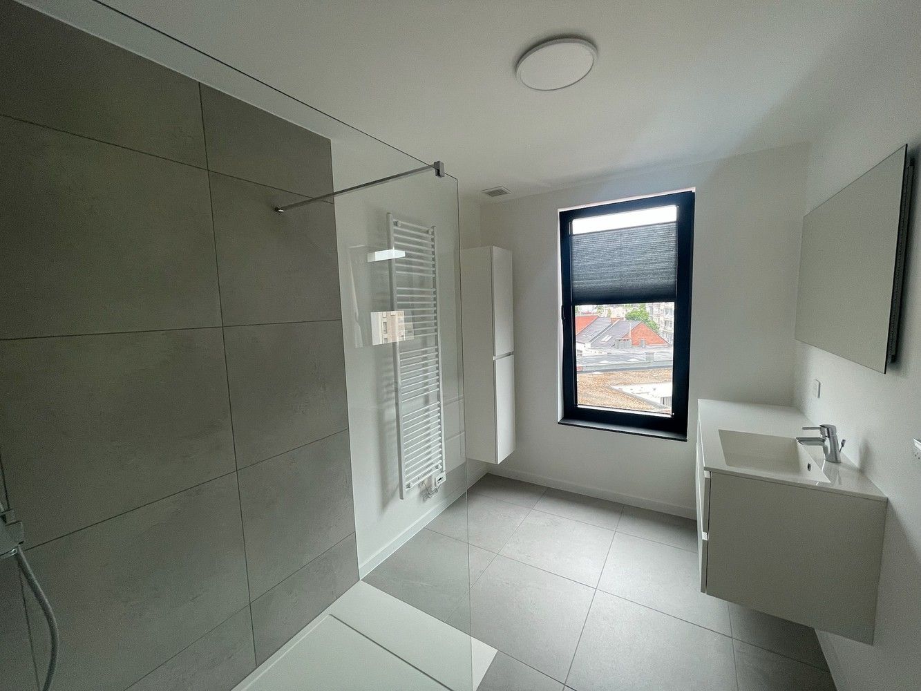 Genk, Kapelstraat 23 bus 5.2 - Modern appartement (94m²) met 2 slaapkamers, ruim terras (52m²), daktuin (12m²) en kelderberging (3,5m²). foto 8