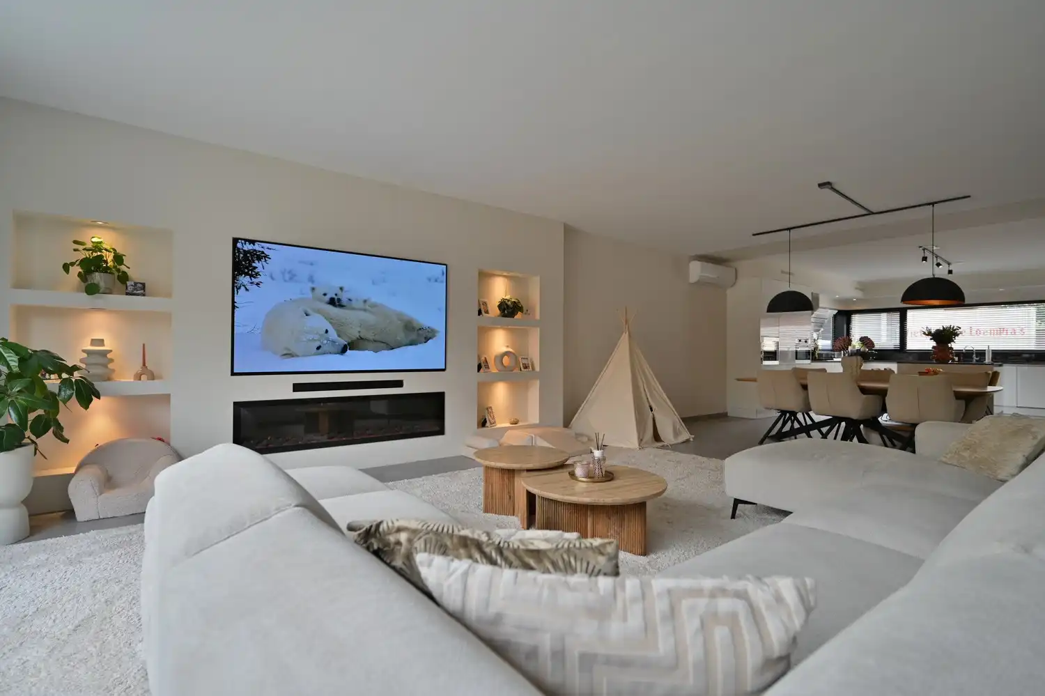 Exclusief wonen in alle rust, op wandelafstand van de Maas, met 3 slaapkamers, zonnig terras en een uitstekende ligging nabij Maastricht foto 3