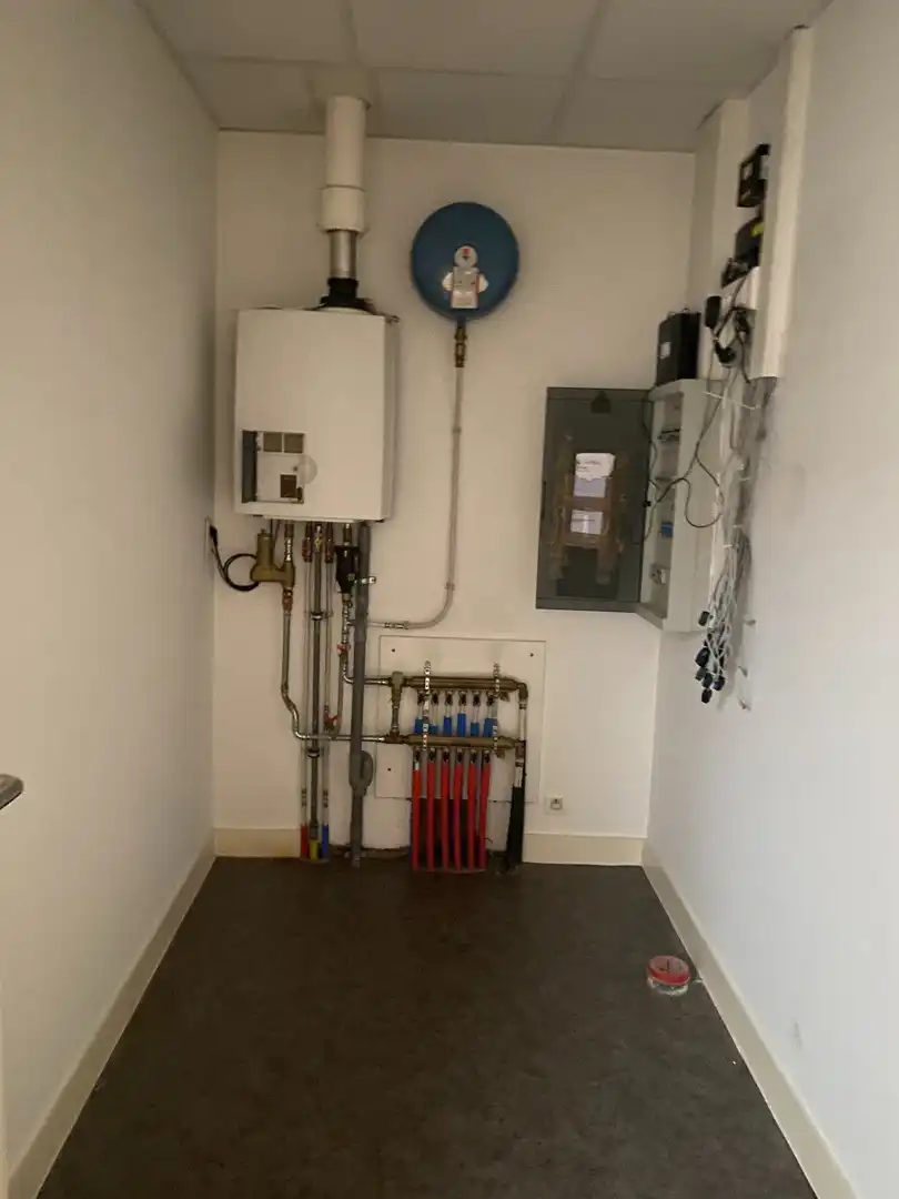 Mooi ruim winkelpand in centrum Eeklo foto 8