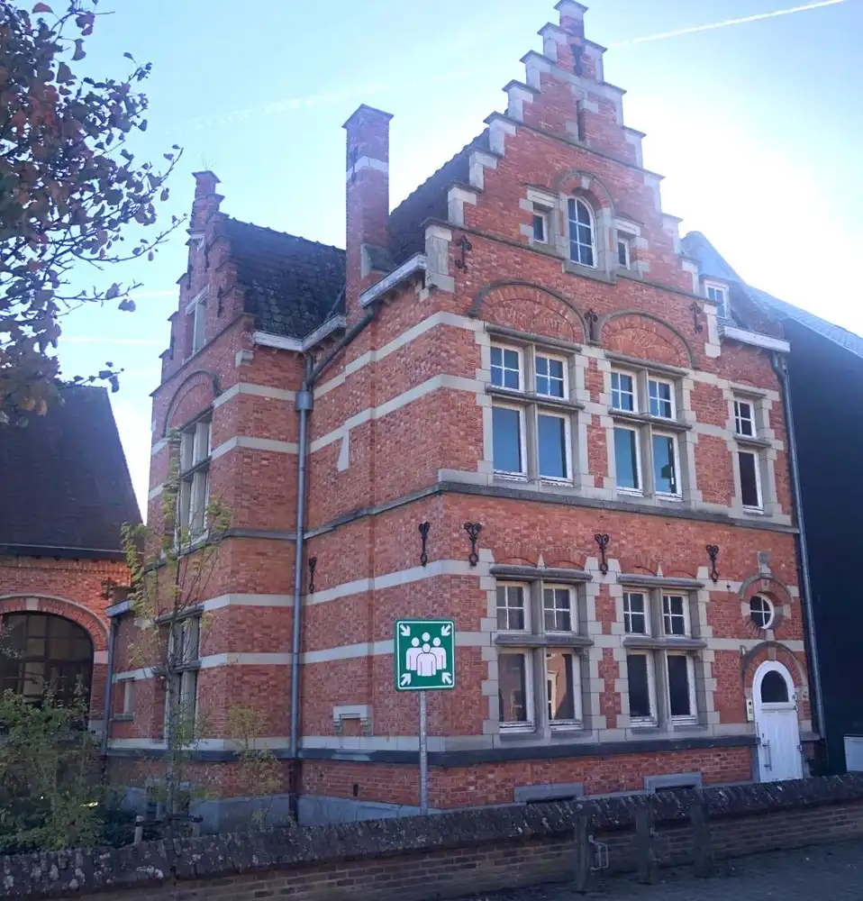 Hoofdfoto van de publicatie: Uniek karakterpand met authentieke gevel in hartje Werchter