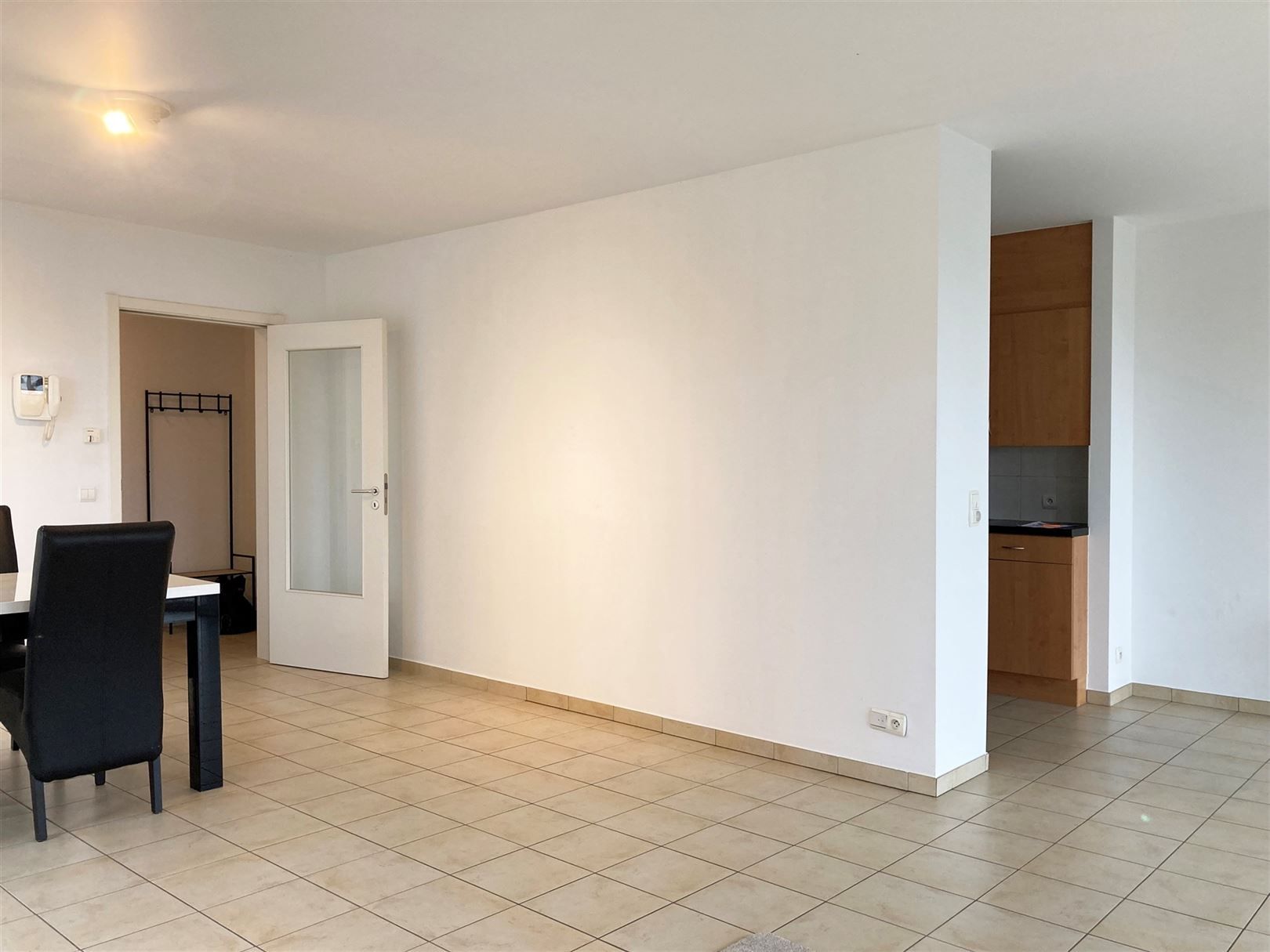 Gunstig gelegen appartement te huur foto 5