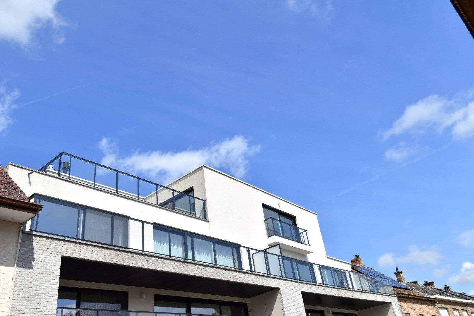 Prachtige penthouse met 2 slaapkamers en groot terras te koop centrum Ledegem foto 2